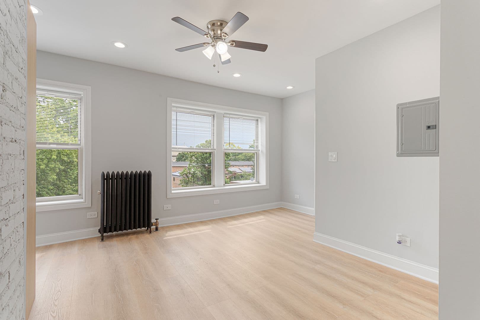 Chicago Apartment: 1627-35 W Chase Ave.