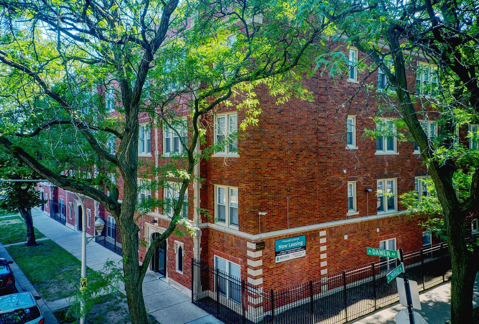 Chicago Apartment: 7320-30 N Damen Ave