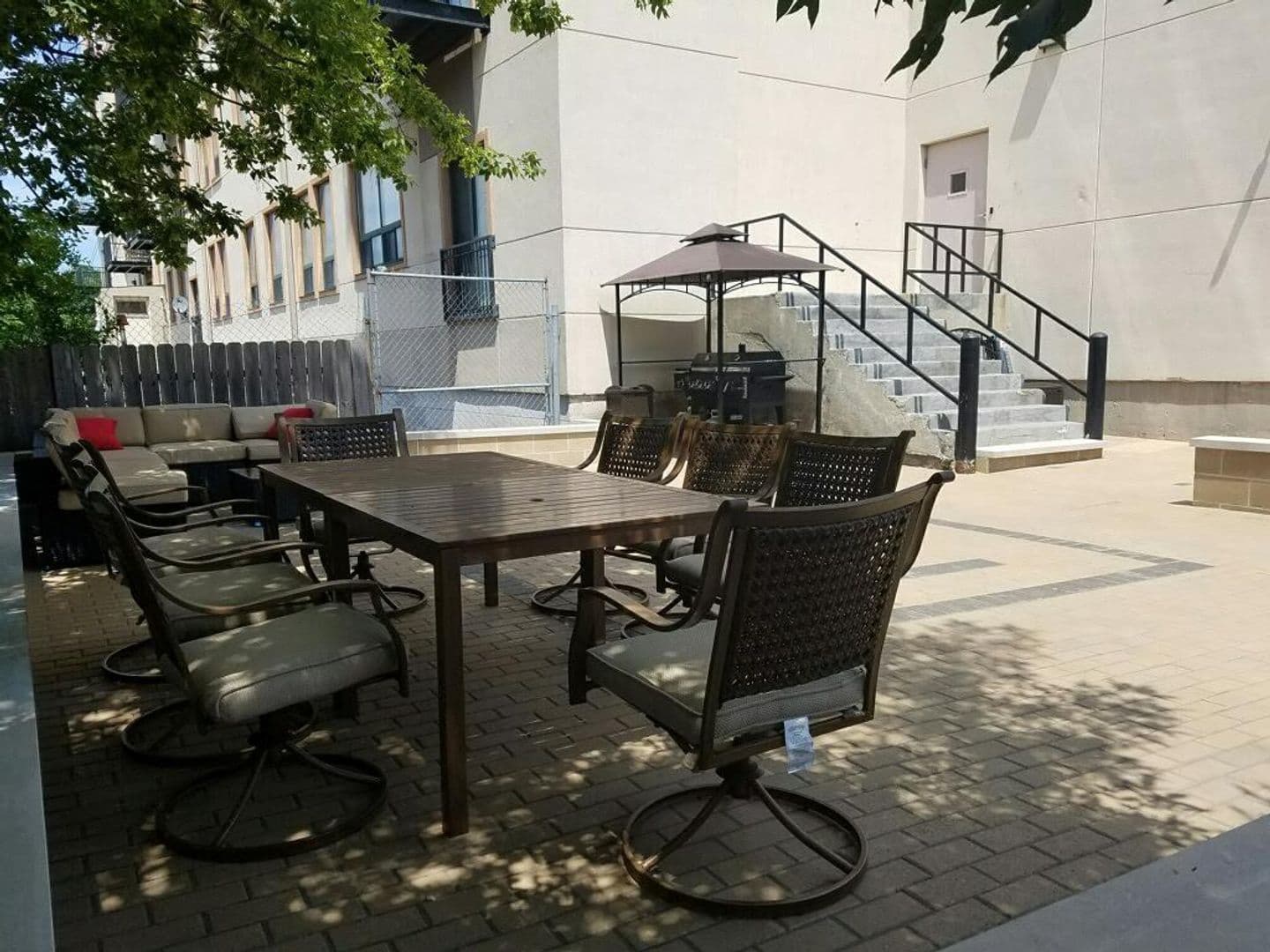 Chicago Apartment: 2451 W Howard Street