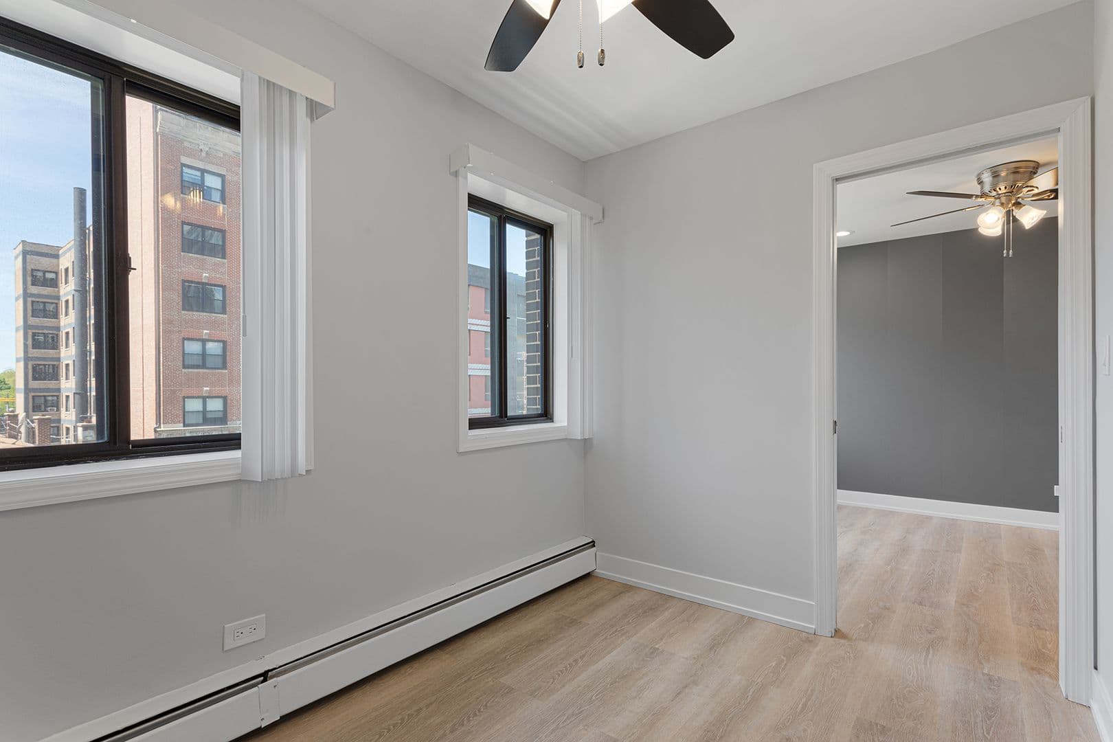 Chicago Apartment: 6021 N Winthrop Ave