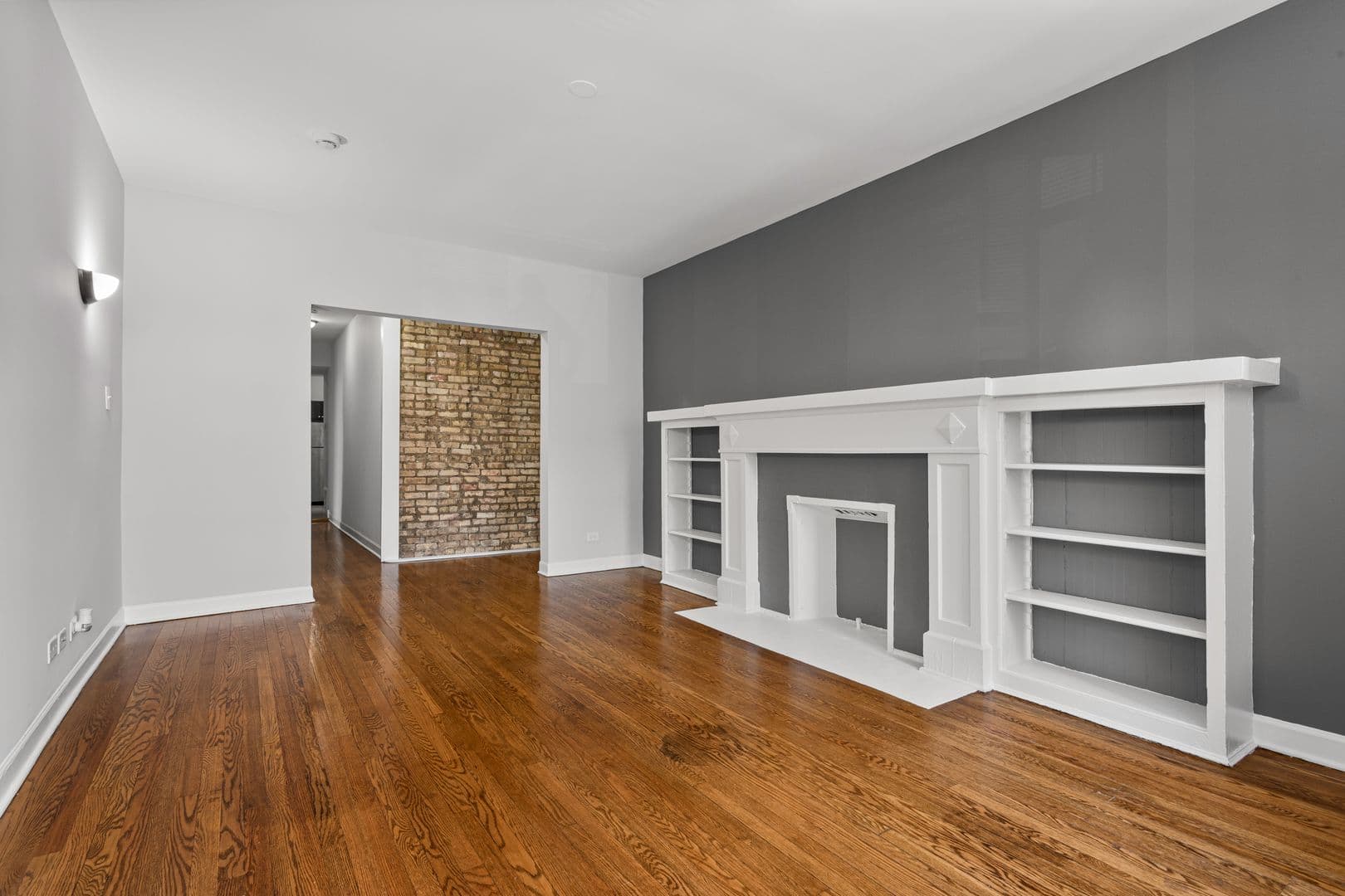 Chicago Apartment: 7700-7706 N Marshfield Ave; 1638-1642 W Jonquil Ter