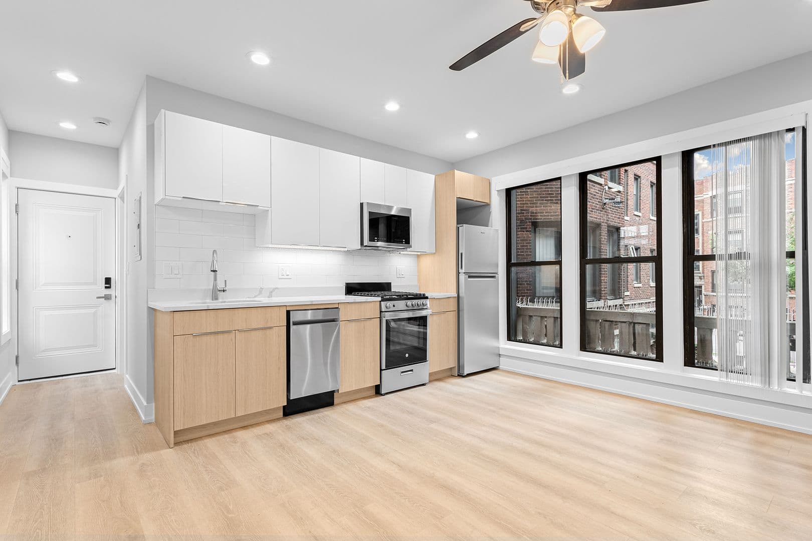 Chicago Apartment: 1649-1655 W. Jonquil