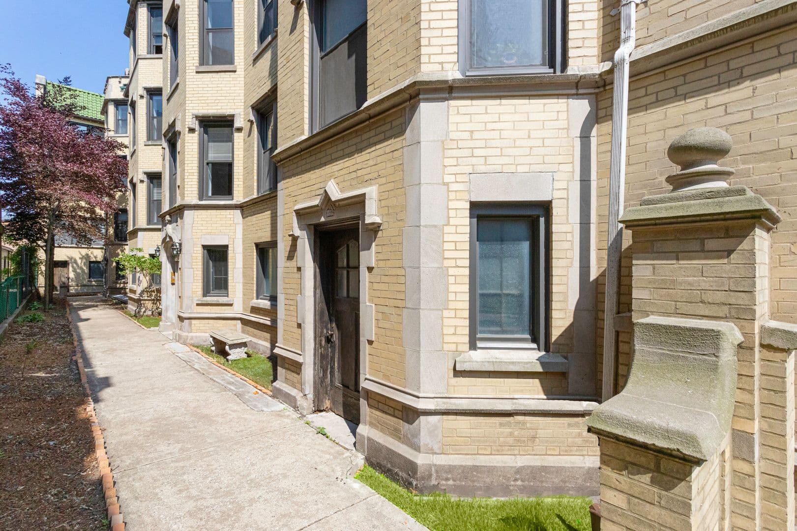 Chicago Apartment: 7510 - 7514 N Eastlake Ter