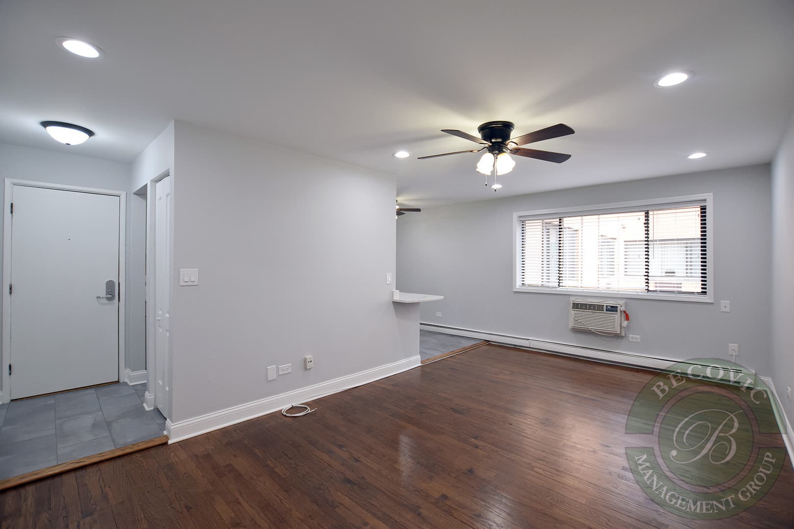 Chicago Apartment: 6201 N Kenmore Ave
