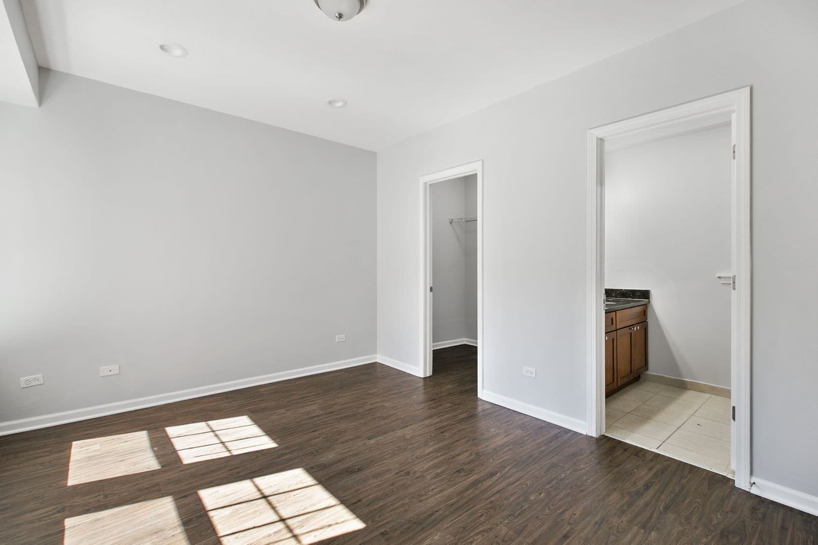 Chicago Apartment: 7722-7734 N Ashland Ave