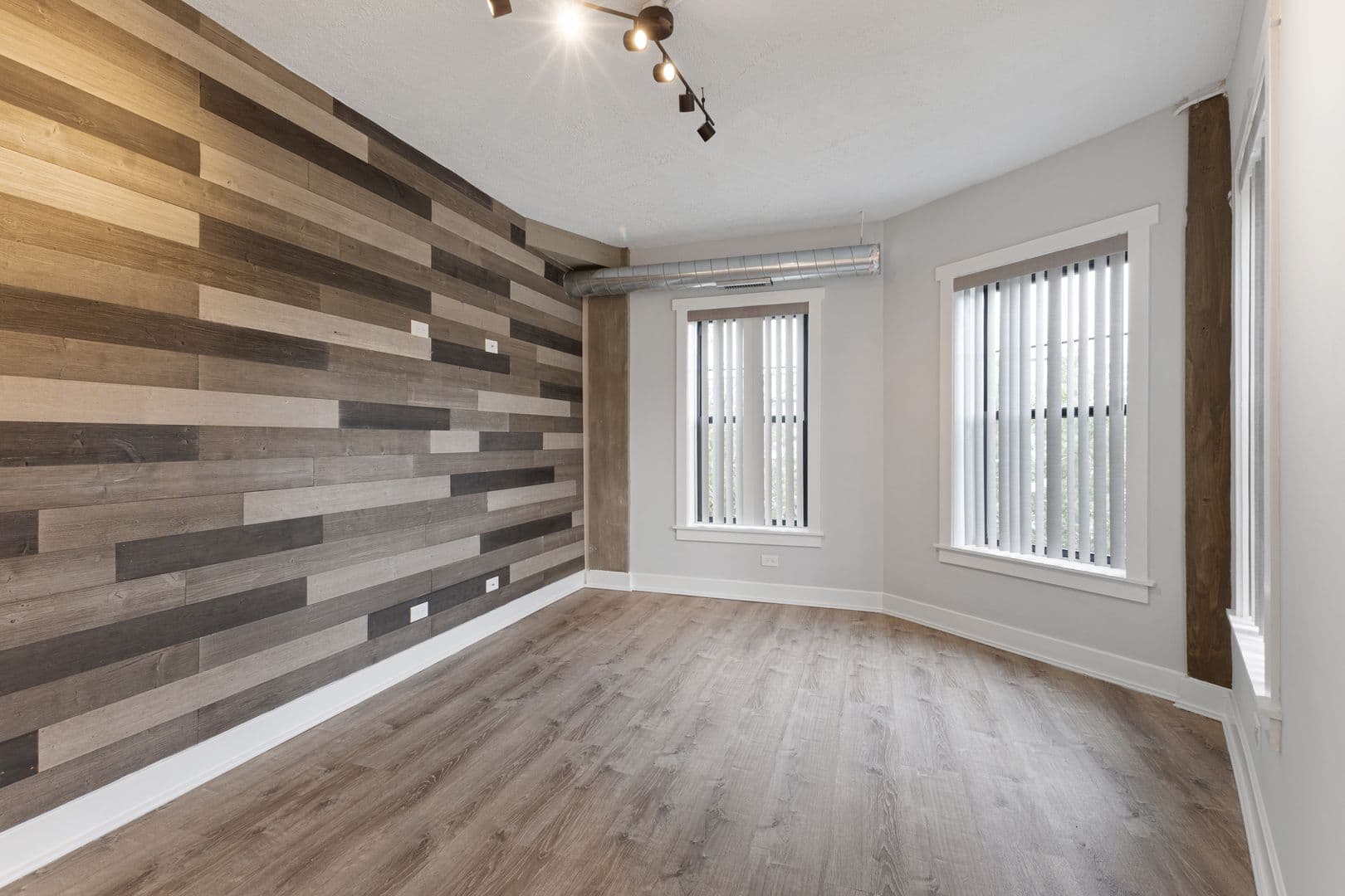 Chicago Apartment: 7645 N Sheridan Rd