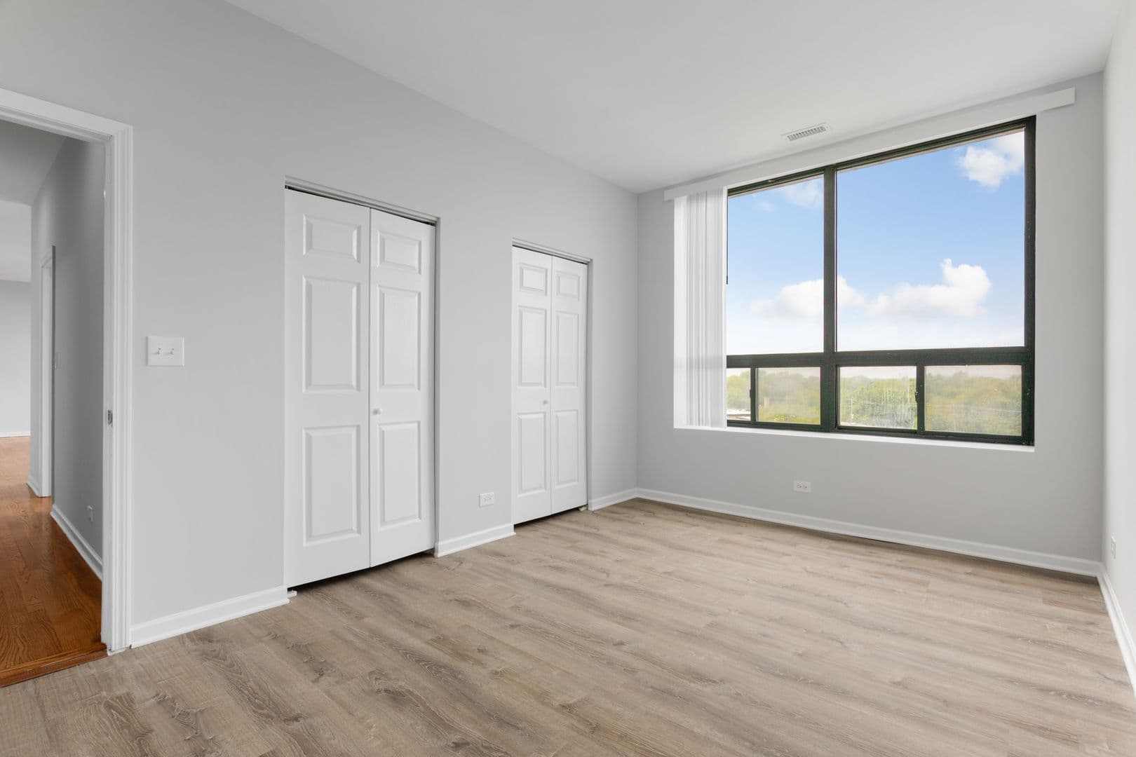 Chicago Apartment: 2451 W Howard Street