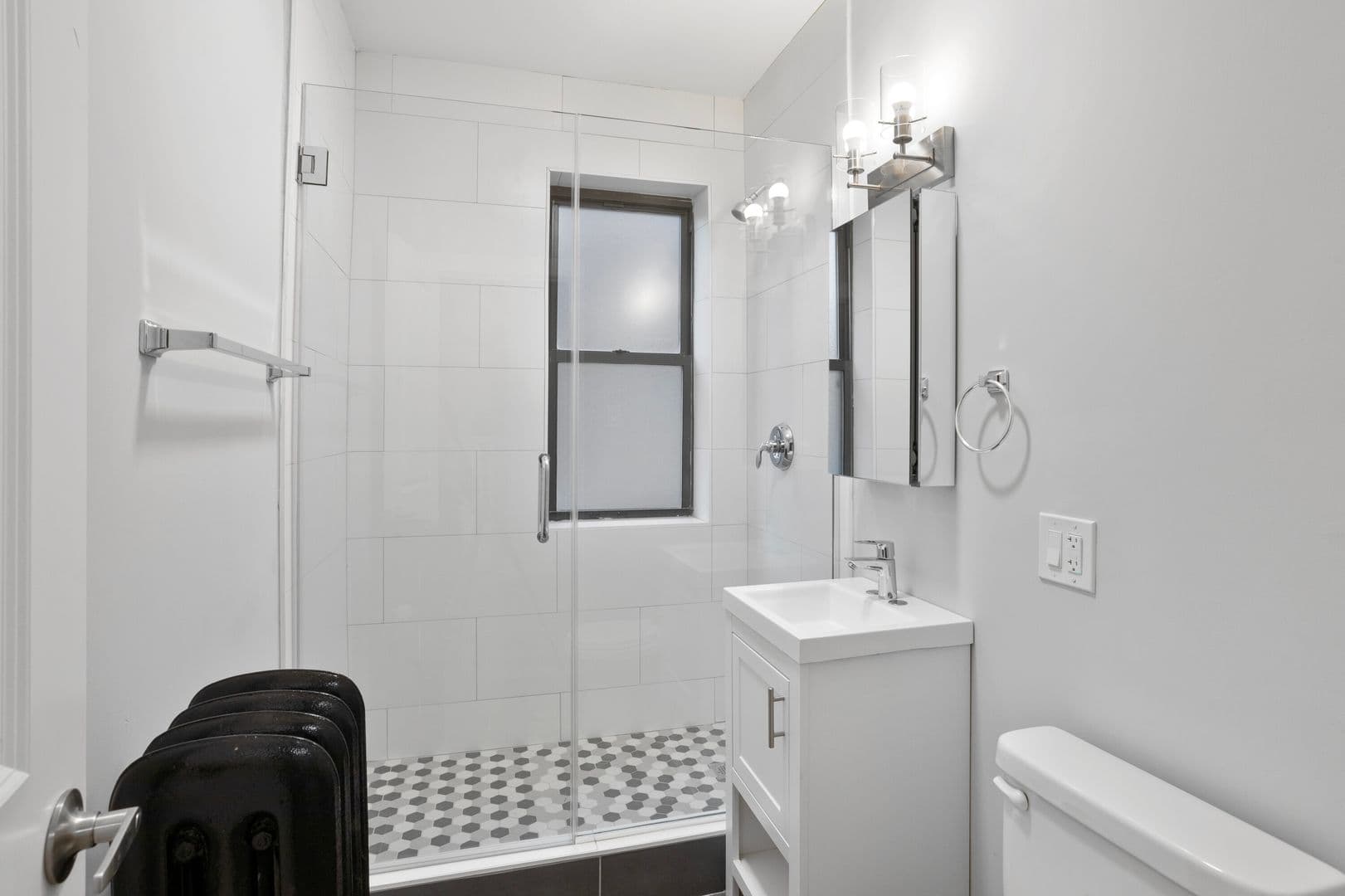 Chicago Apartment: 1649-1655 W. Jonquil