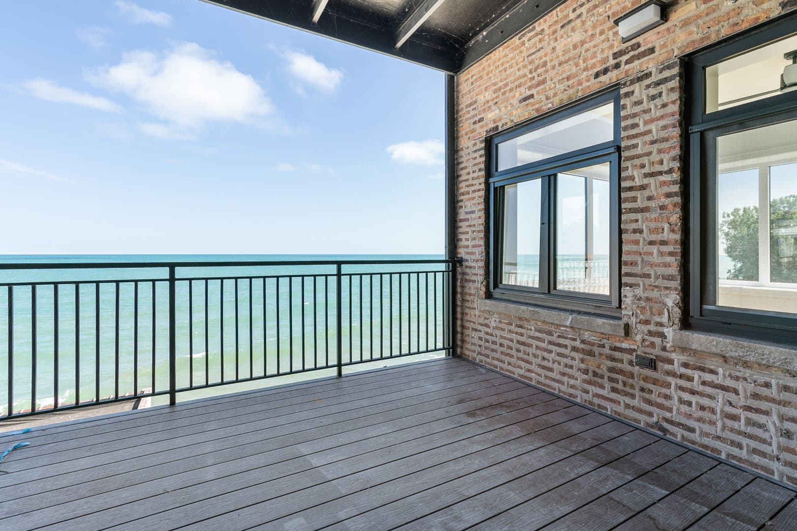 Chicago Apartment: 7729-31 N Eastlake Terrace