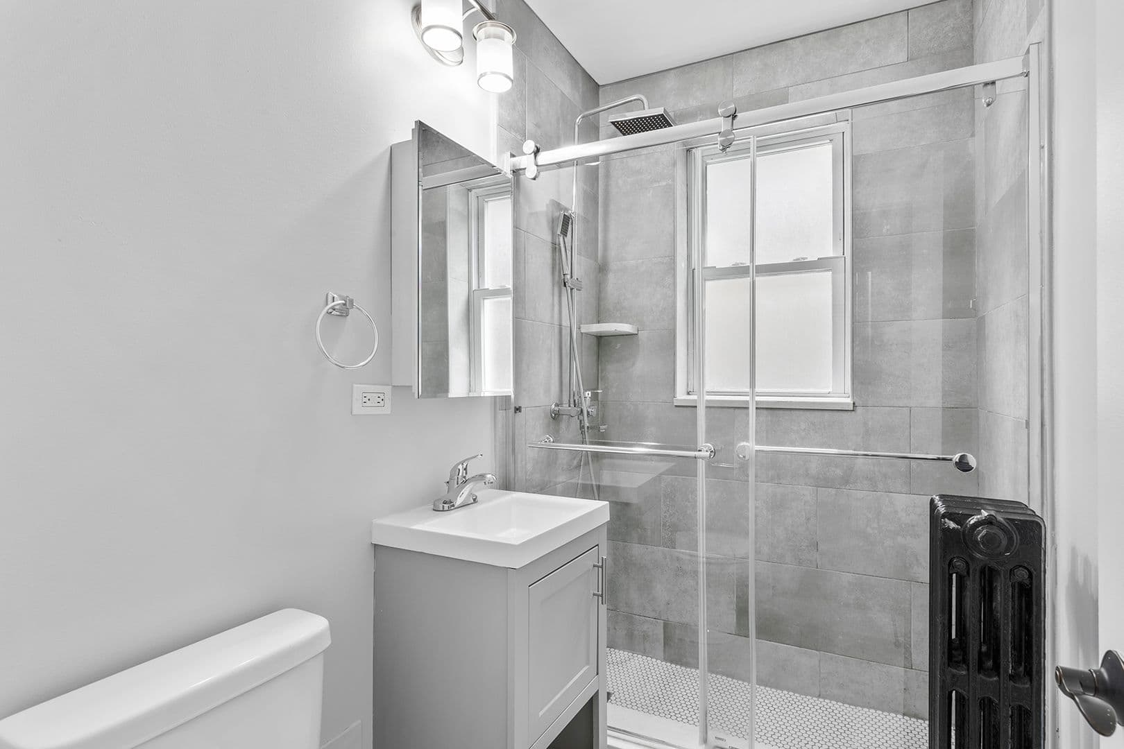 Chicago Apartment: 1521 W Sherwin Ave