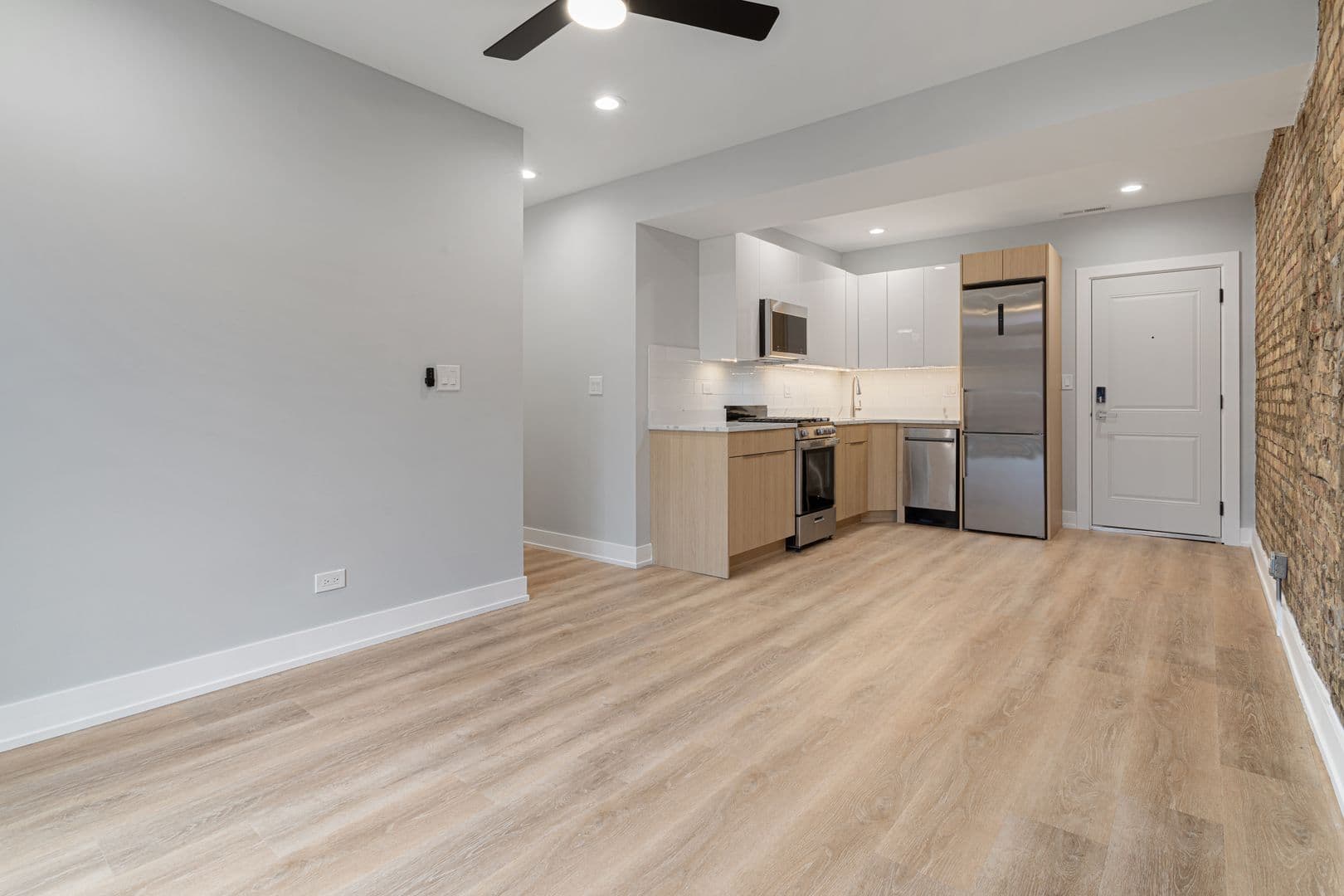 Chicago Apartment: 1548-1558.5 W Juneway