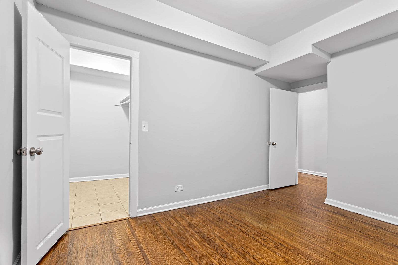Chicago Apartment: 1456-1460 W Fargo Ave