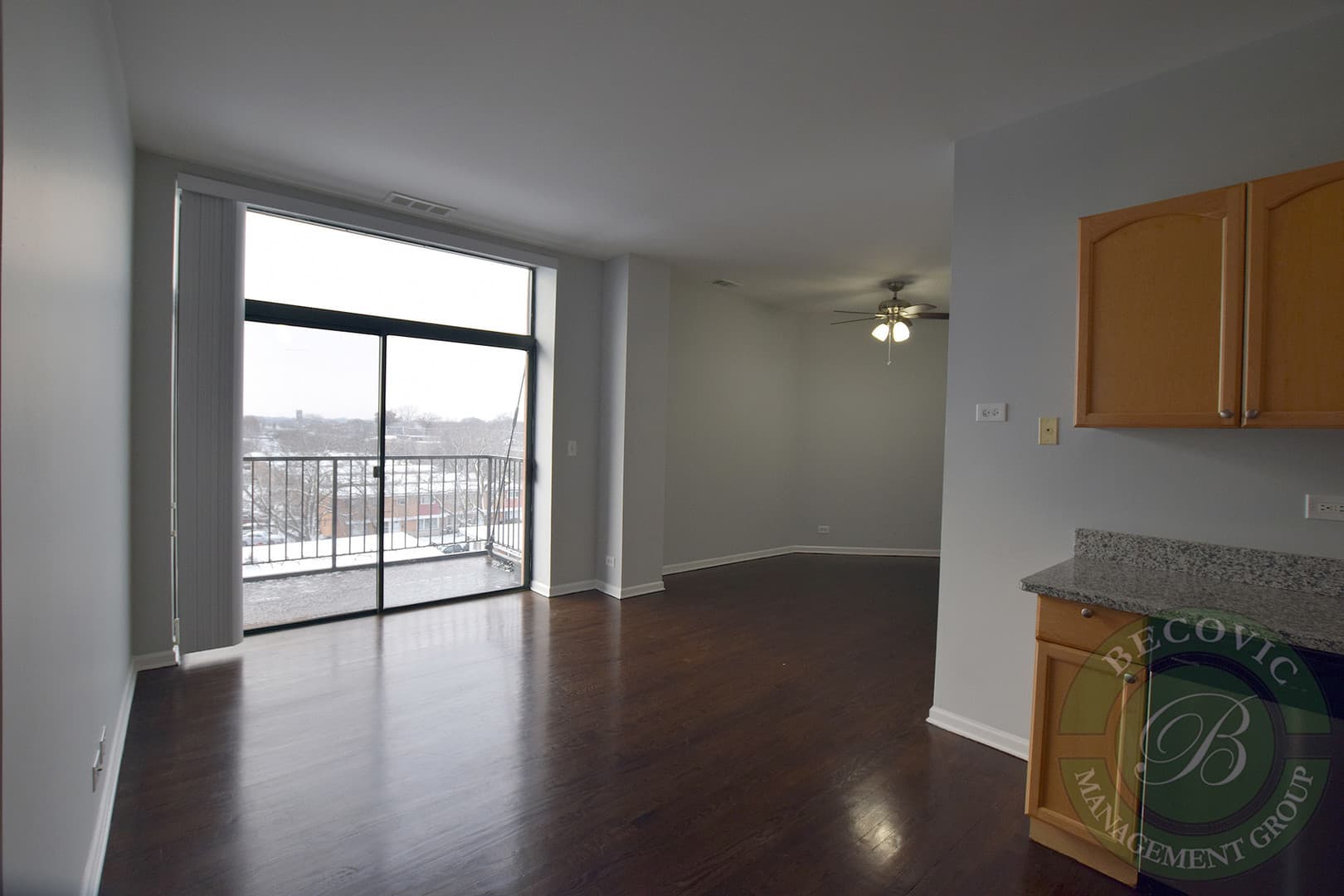 Chicago Apartment: 2451 W Howard Street