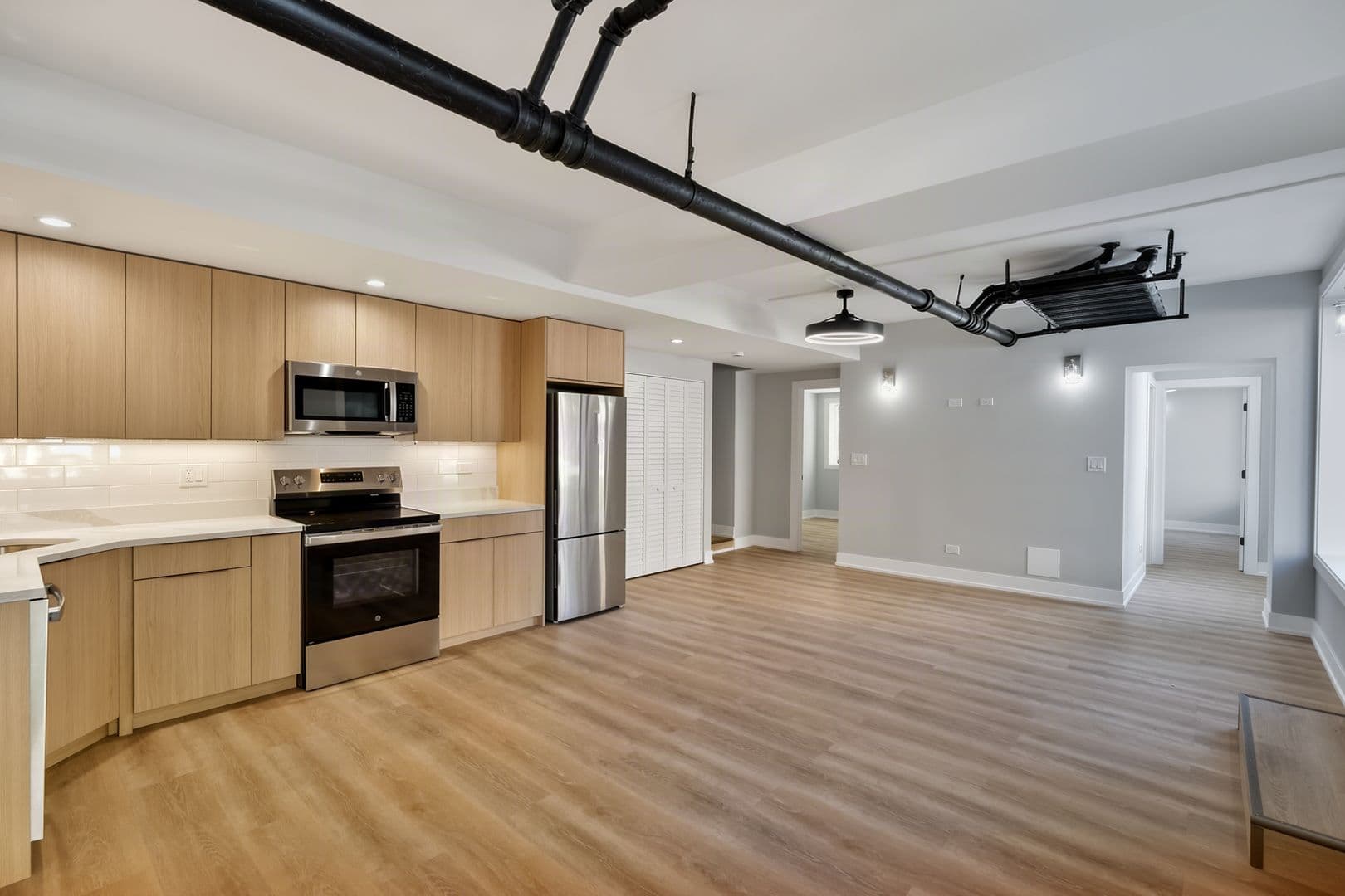 Chicago Apartment: 1649-1655 W. Jonquil