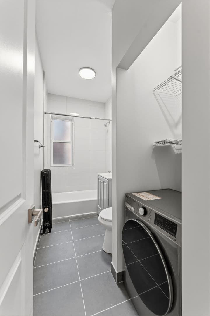 Chicago Apartment: 1722-24 W Juneway Terrace
