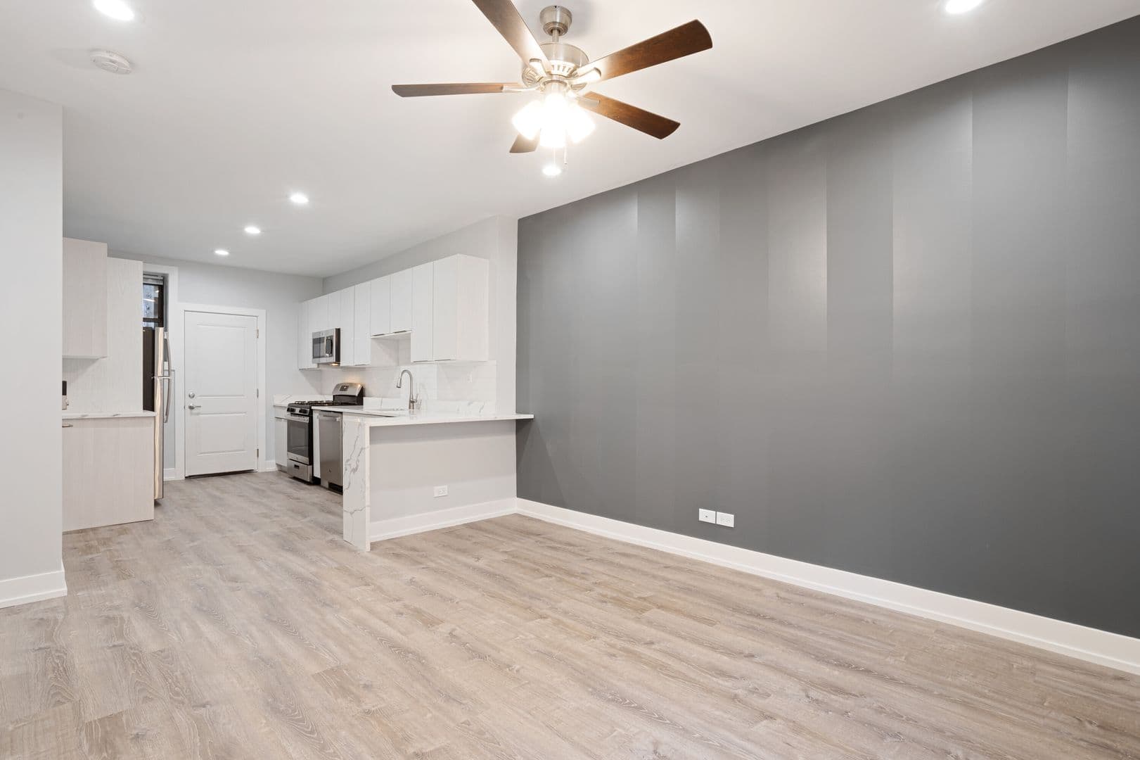 Chicago Apartment: 1700-08 W Juneway Terrace