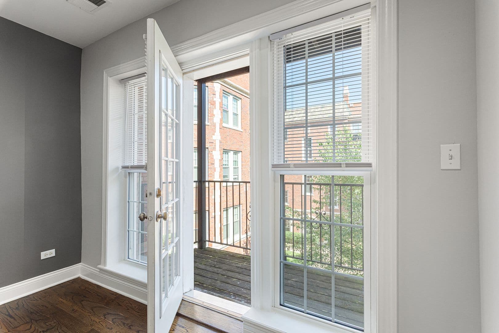 Chicago Apartment: 7722-7734 N Ashland Ave