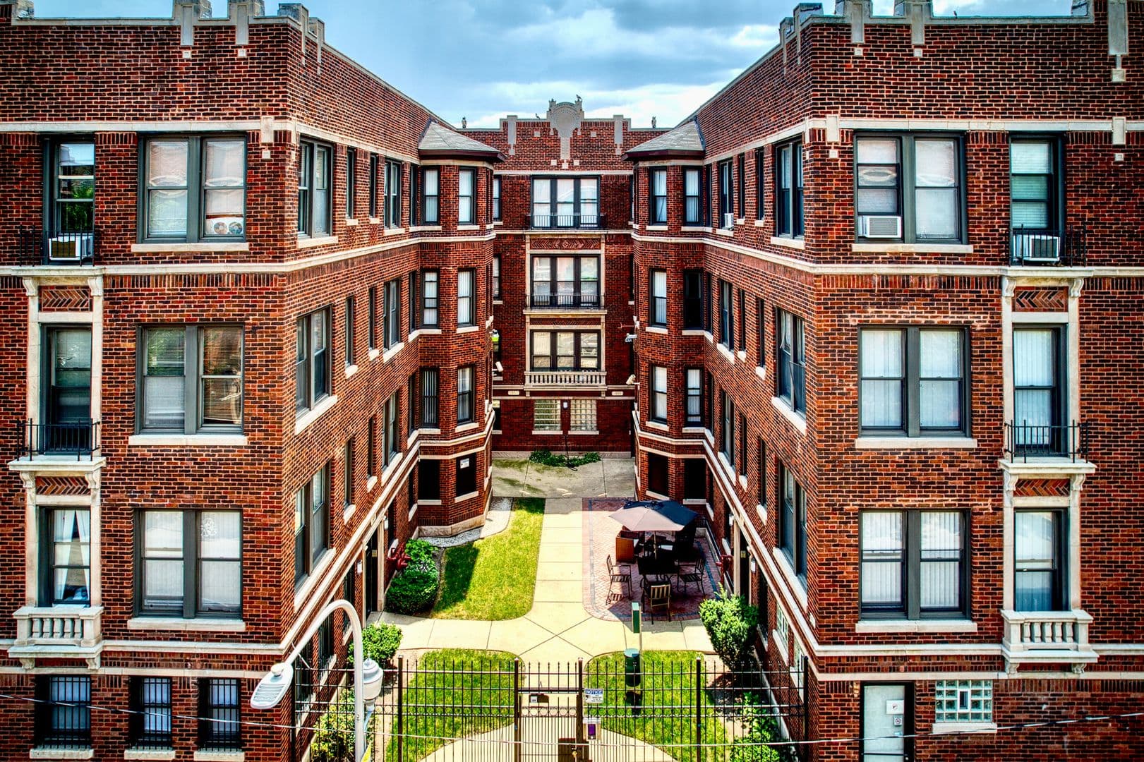 Chicago Apartment: 1649-1655 W. Jonquil
