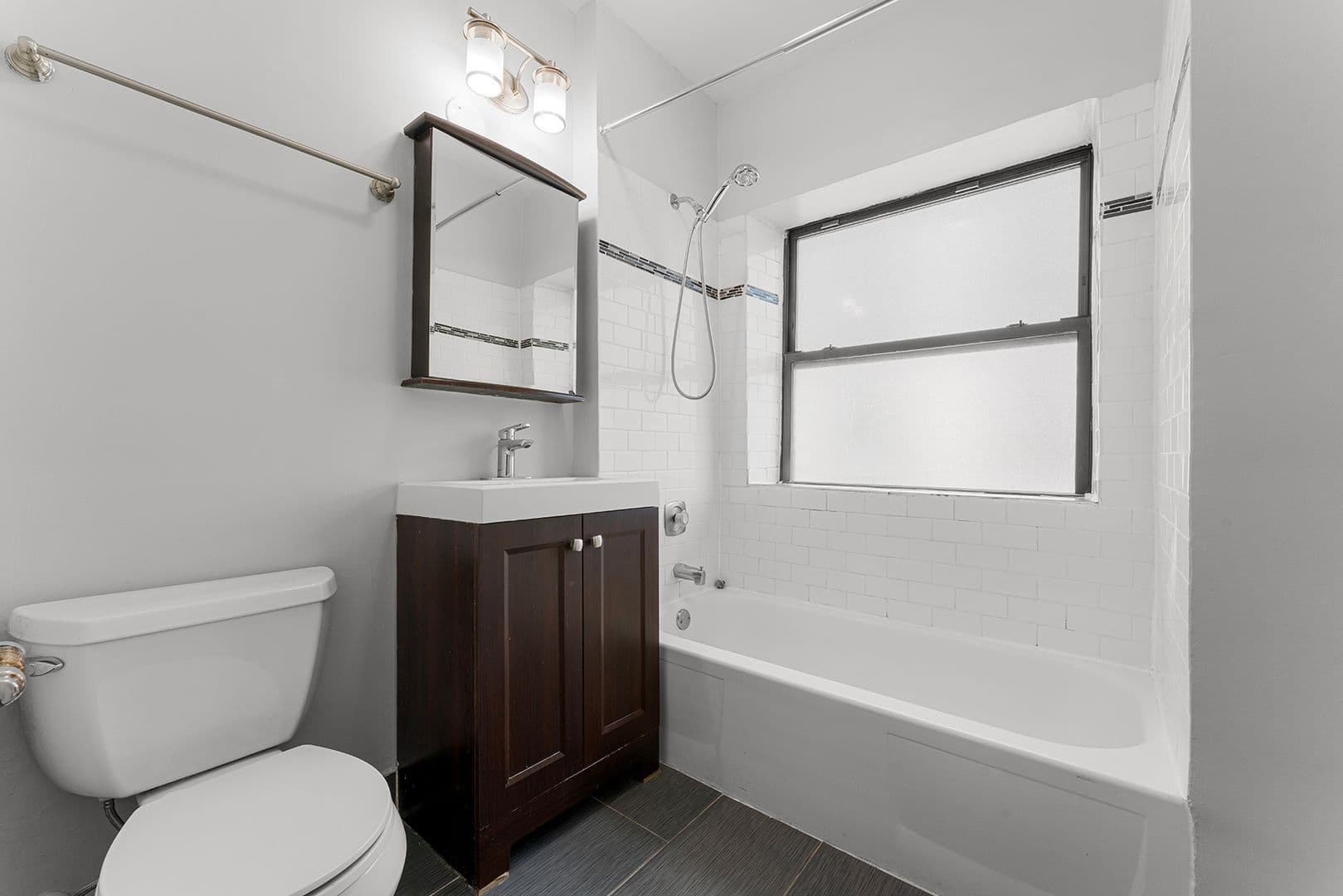 Chicago Apartment: 4520 N Clarendon Ave