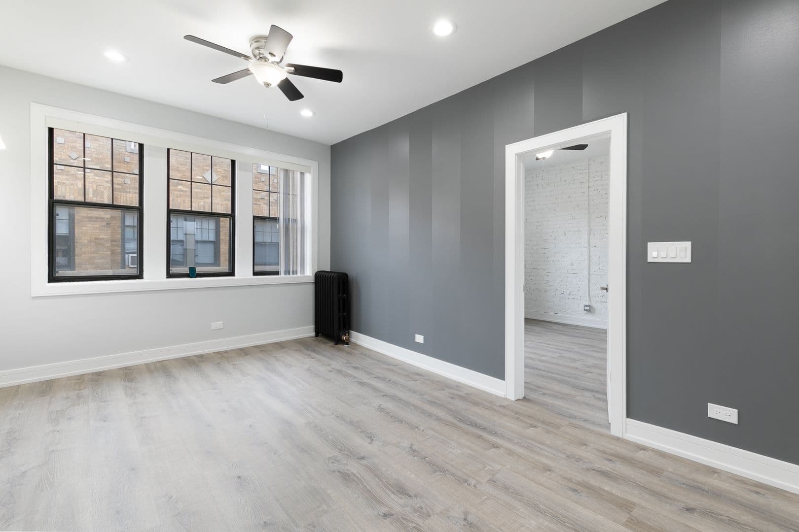 Chicago Apartment: 7618 - 26 N.Eastlake Terrace