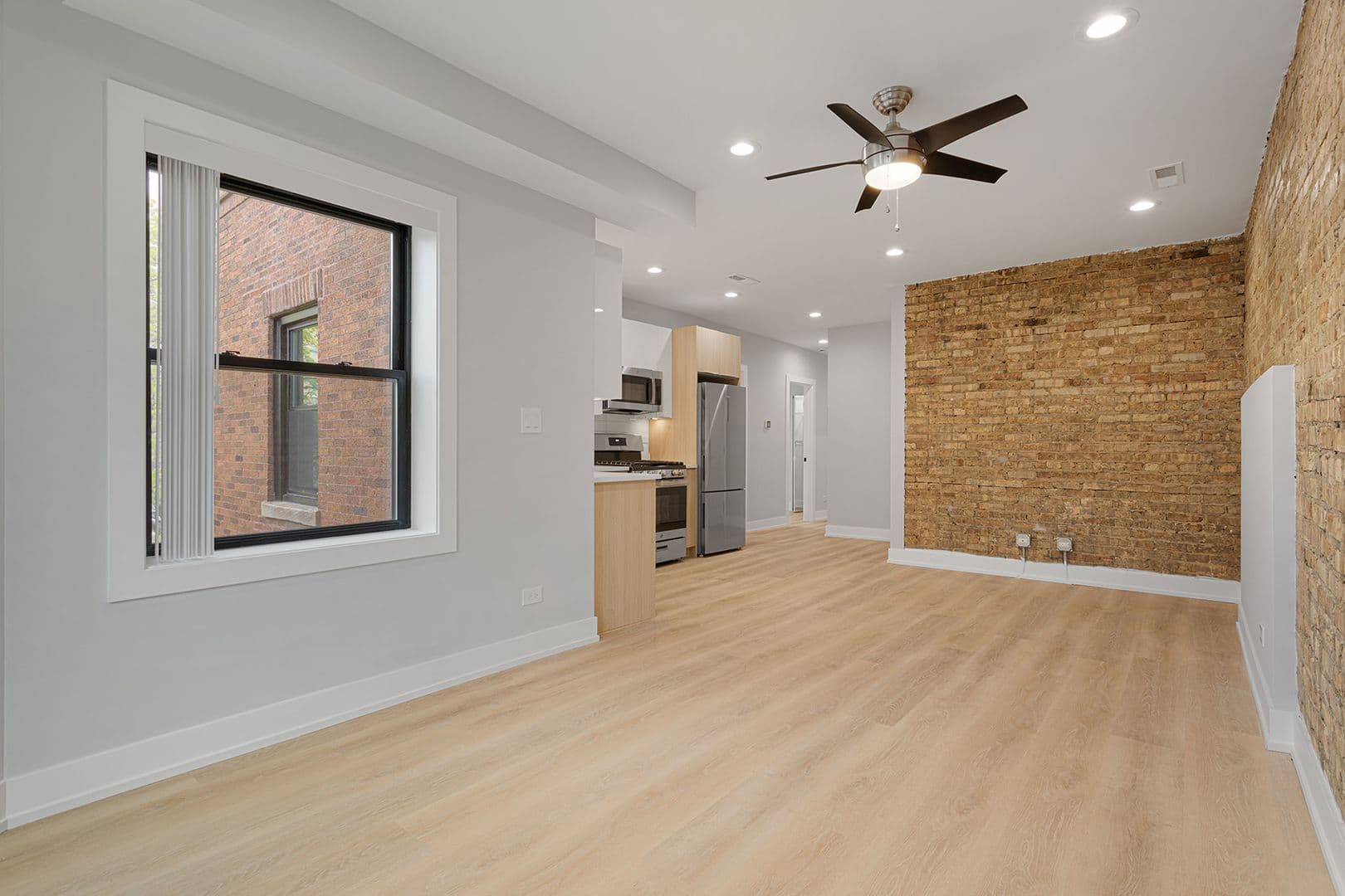 Chicago Apartment: 1548-1558.5 W Juneway