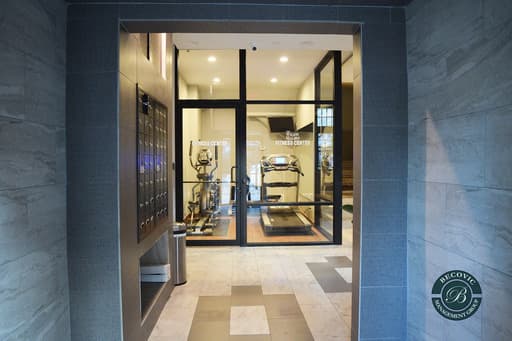 Chicago Apartment: 4555 N Malden St