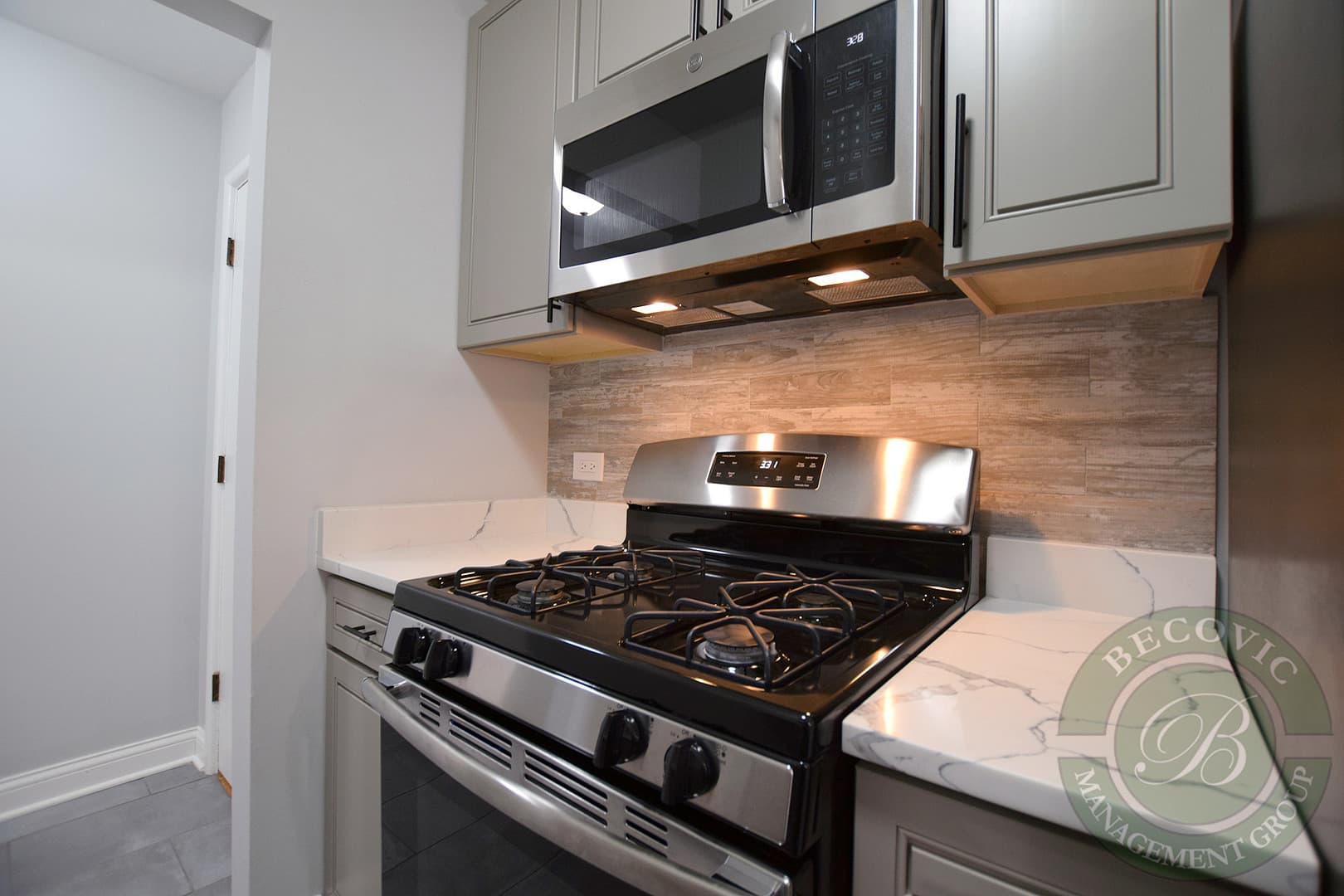 Chicago Apartment: 6201 N Kenmore Ave