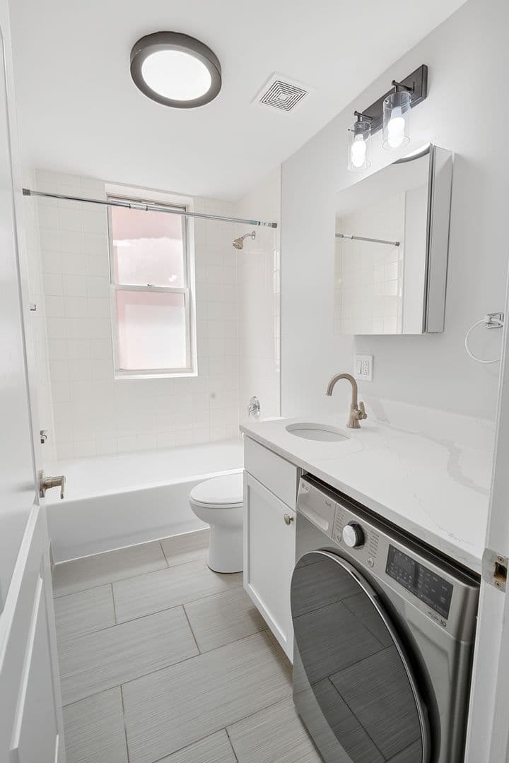 Chicago Apartment: 7736-42 N Ashland Ave