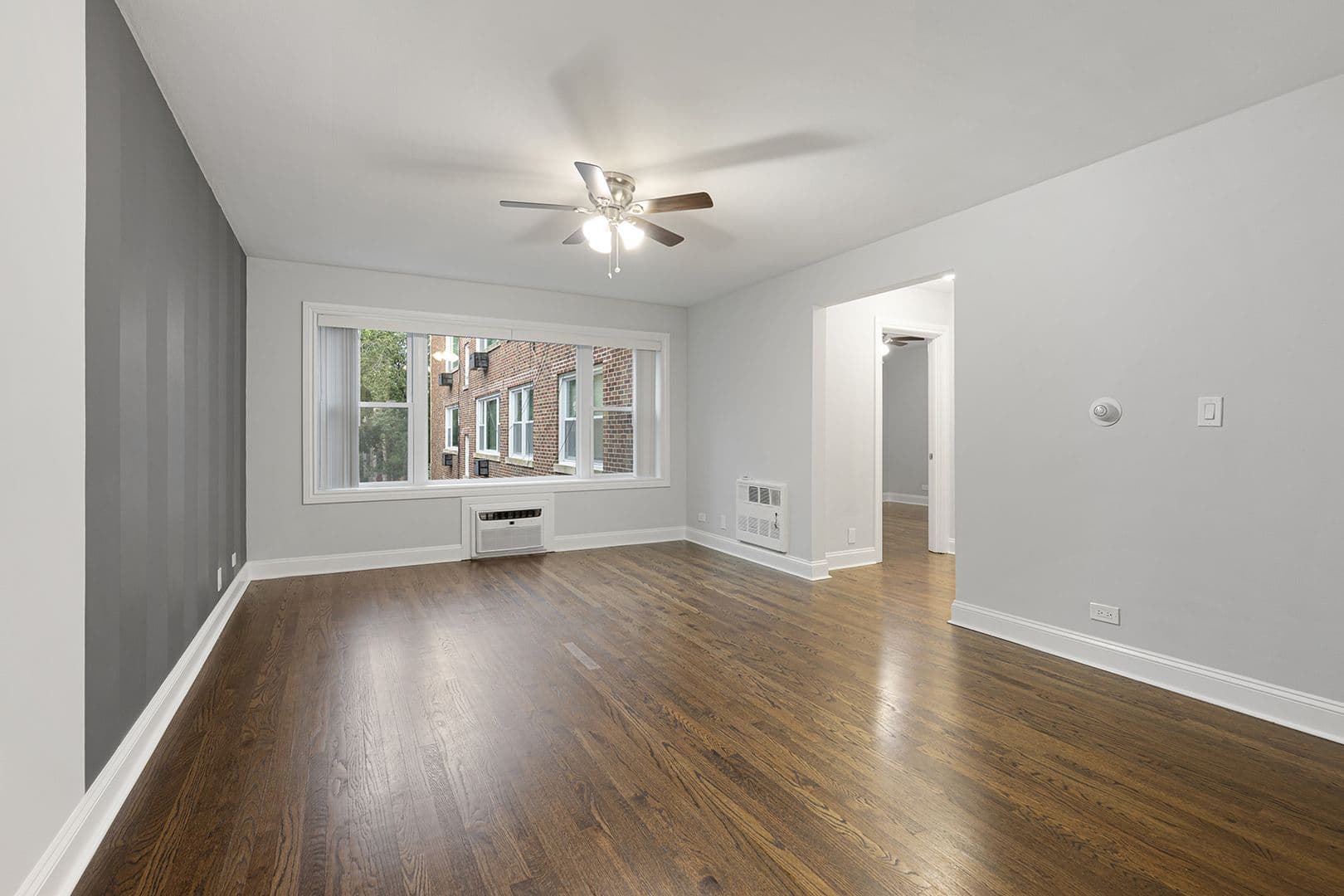 Chicago Apartment: 7630 - 38 N Eastlake Ter