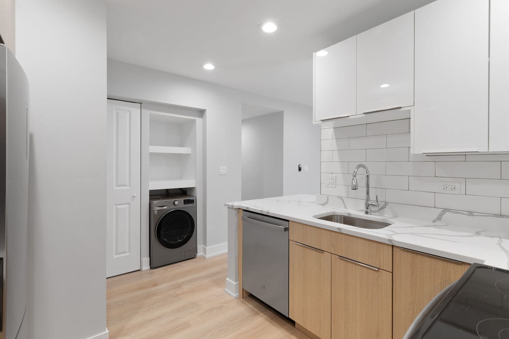 Chicago Apartment: 7070 N Sheridan Rd