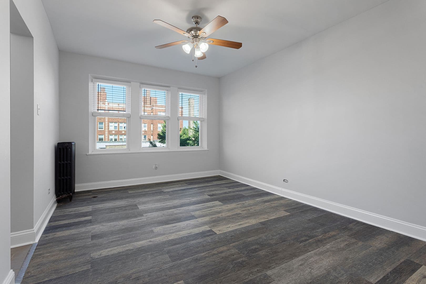 Chicago Apartment: 1608 W Sherwin Ave