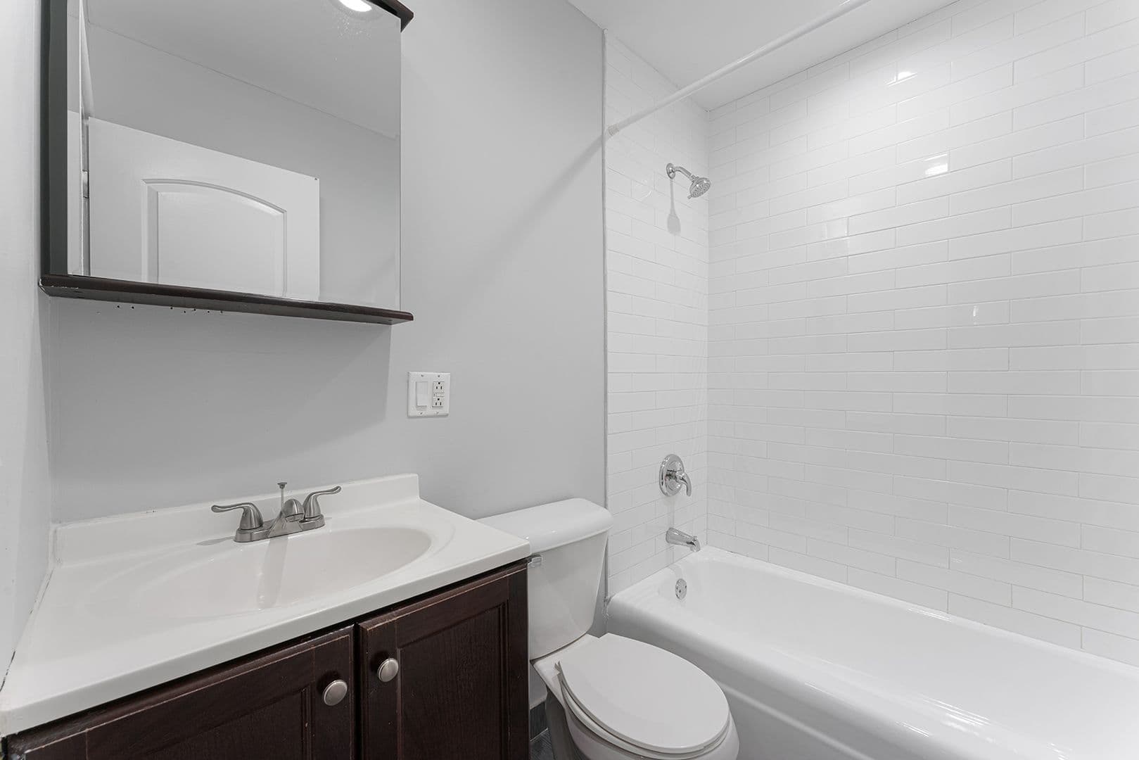 Chicago Apartment: 6001 N Kenmore Avenue