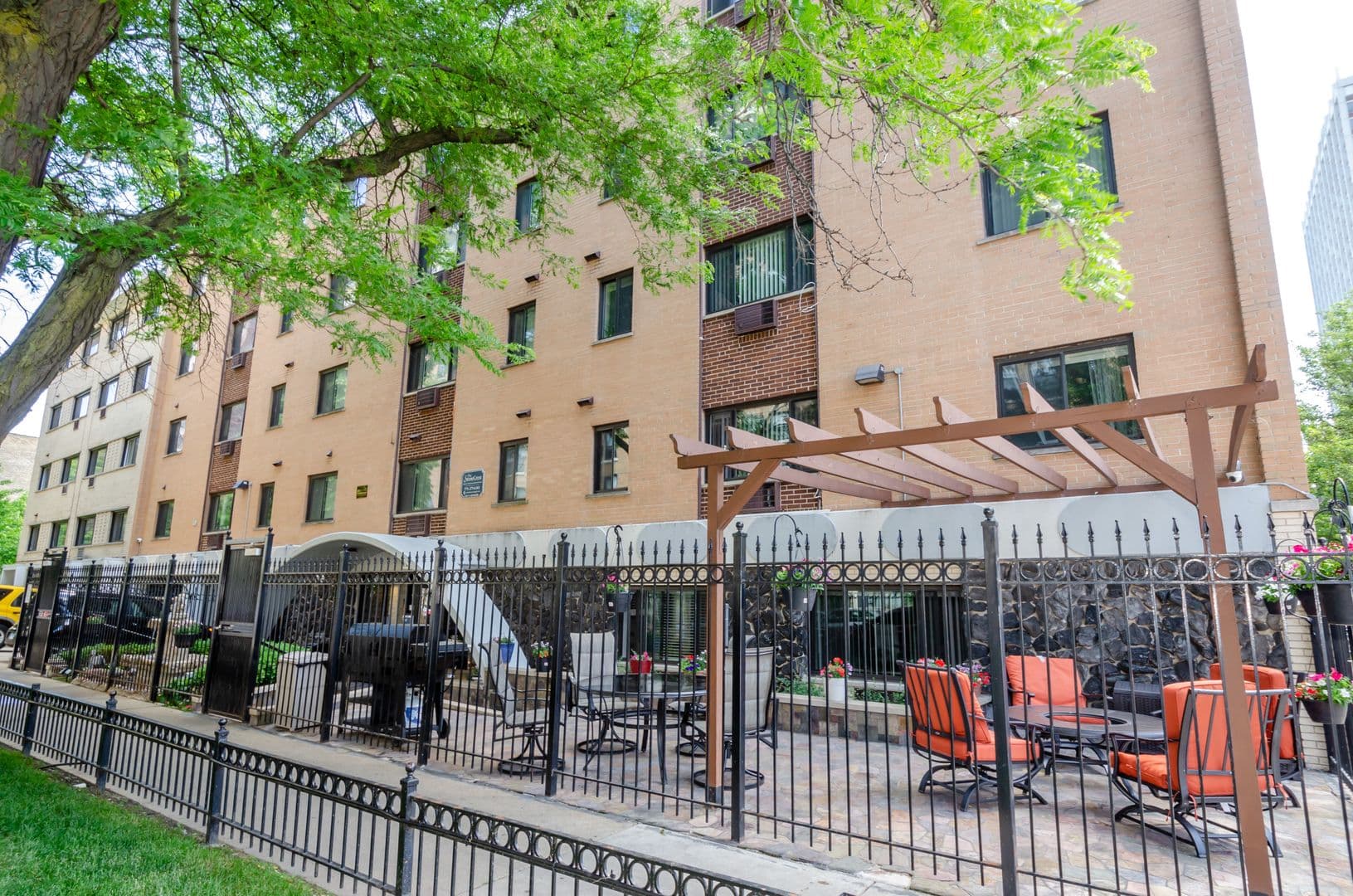 Chicago Apartment: 6201 N Kenmore Ave