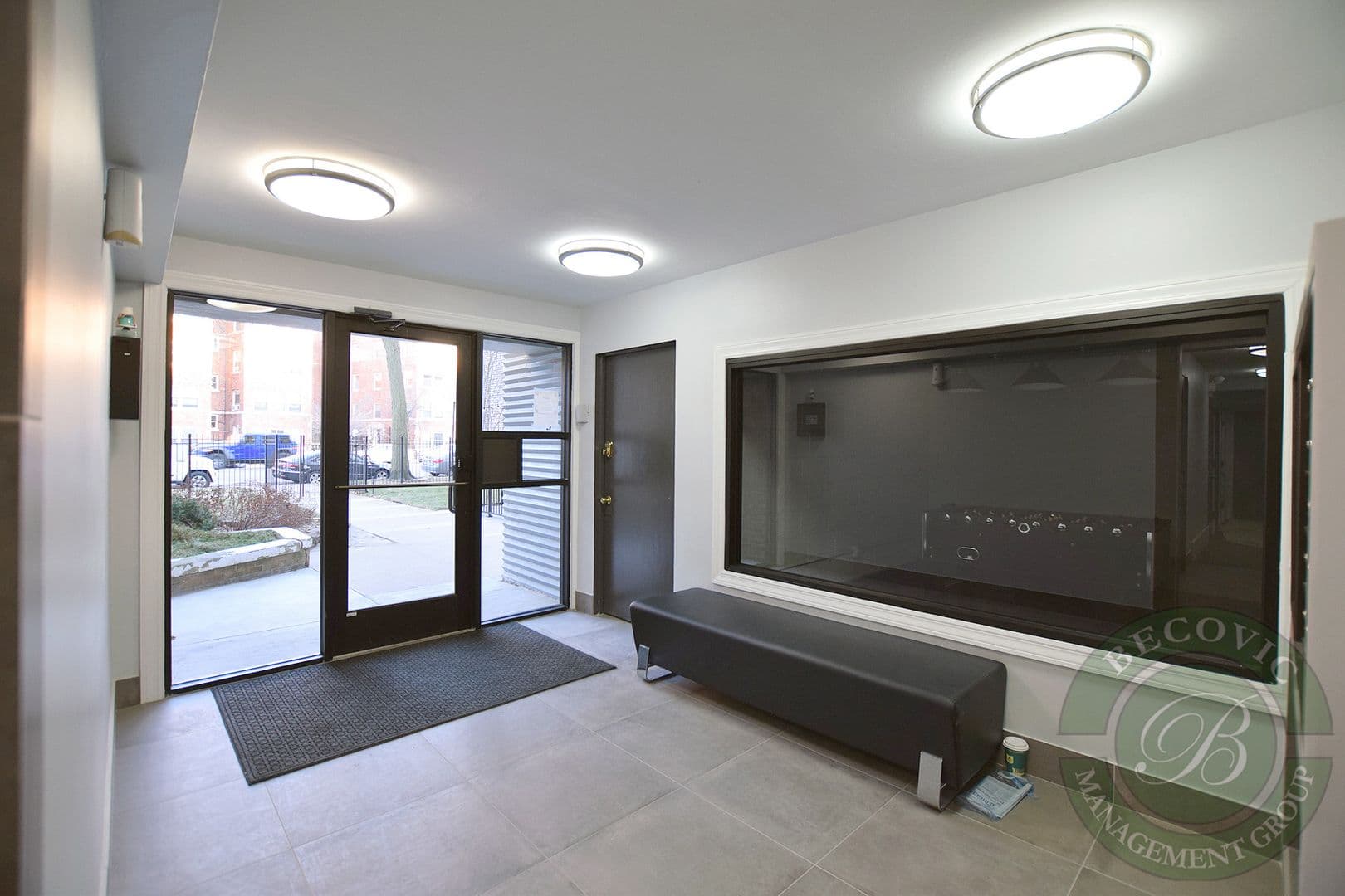 Chicago Apartment: 7710 N Sheridan Rd