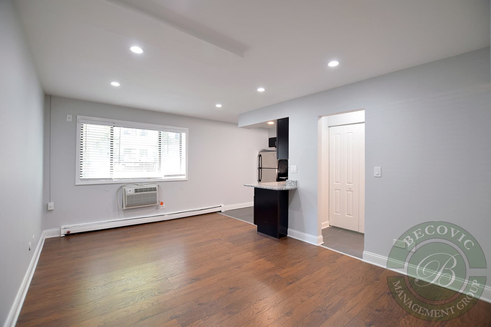 Chicago Apartment: 6201 N Kenmore Ave