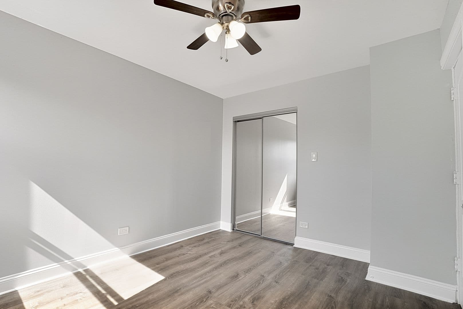 Chicago Apartment: 7710 N Sheridan Rd