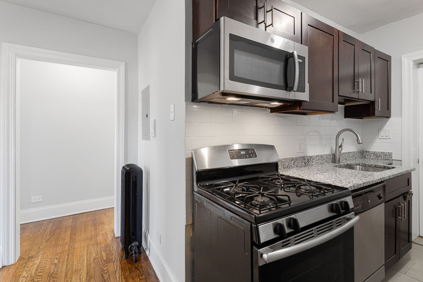 Chicago Apartment: 7736-42 N Ashland Ave