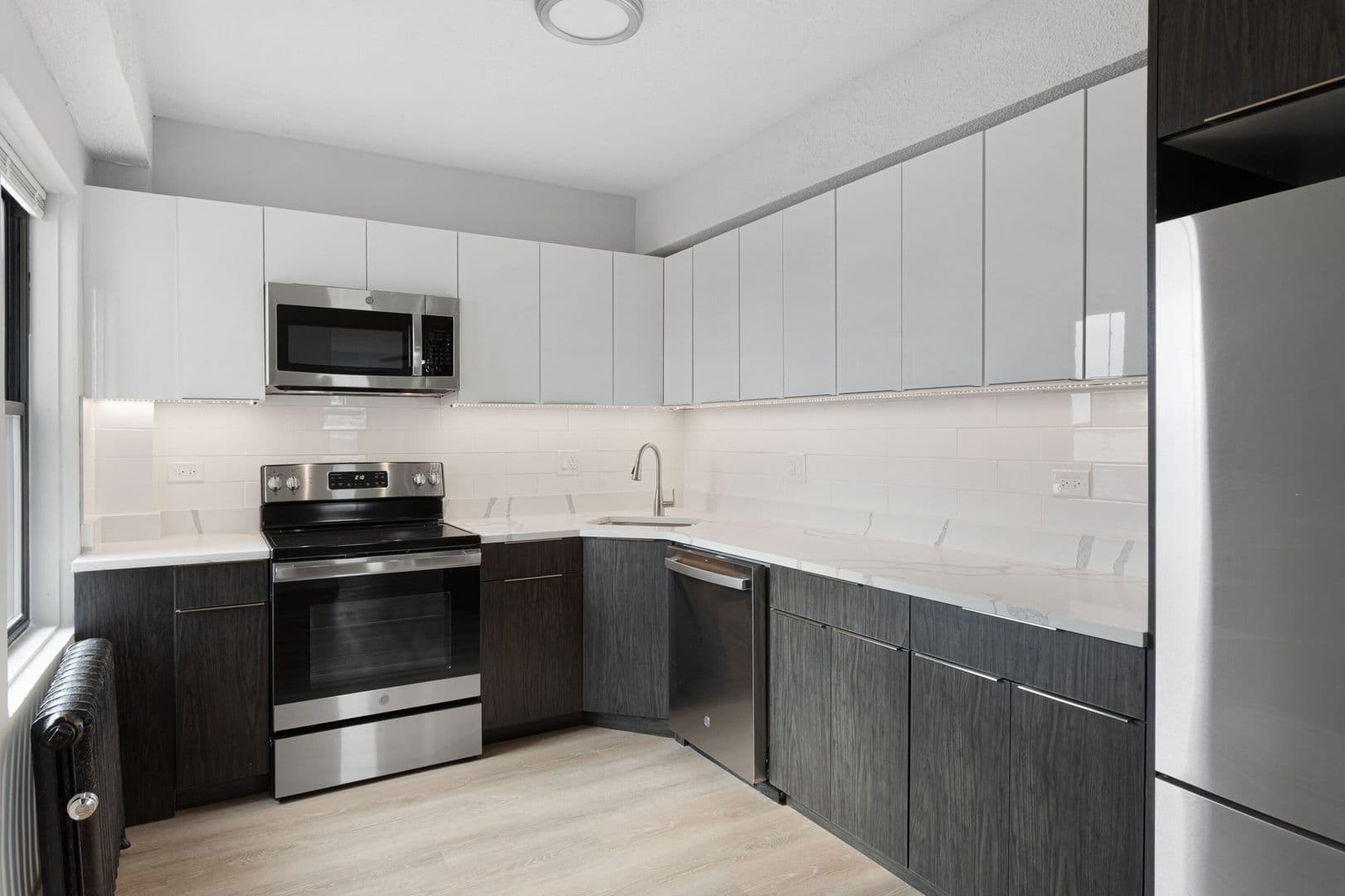 Chicago Apartment: 6026 N Winthrop