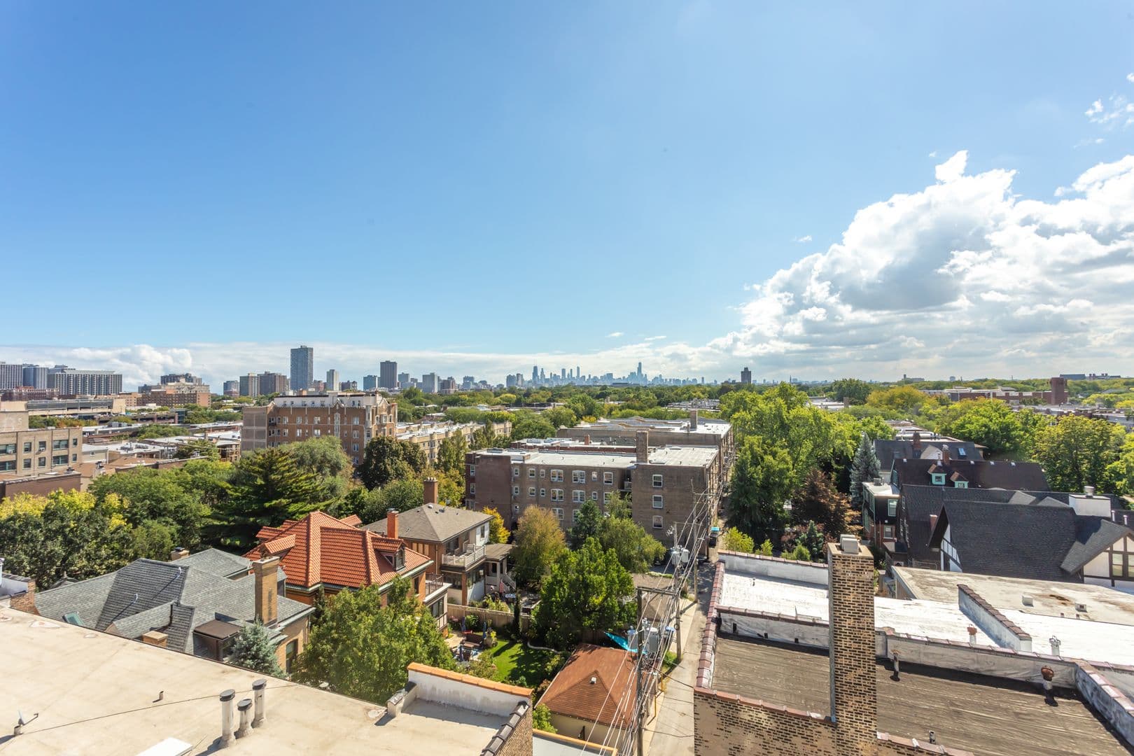 Chicago Apartment: 1325 W Wilson Avenue