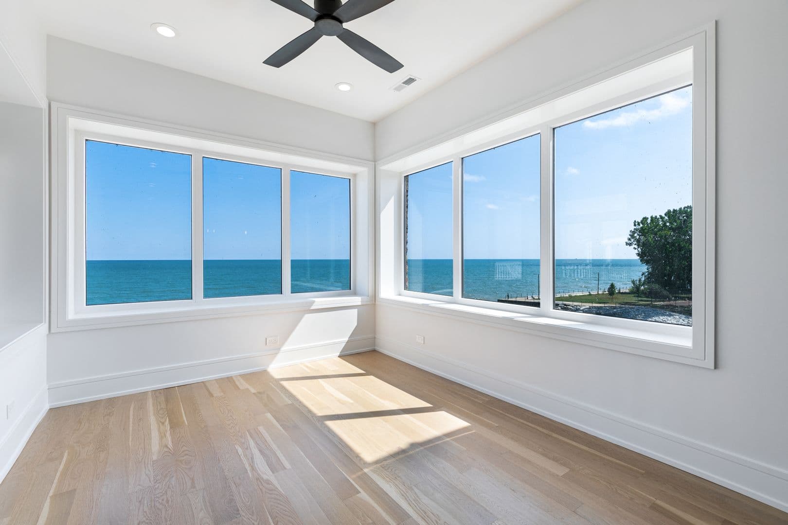 Chicago Apartment: 7729-31 N Eastlake Terrace