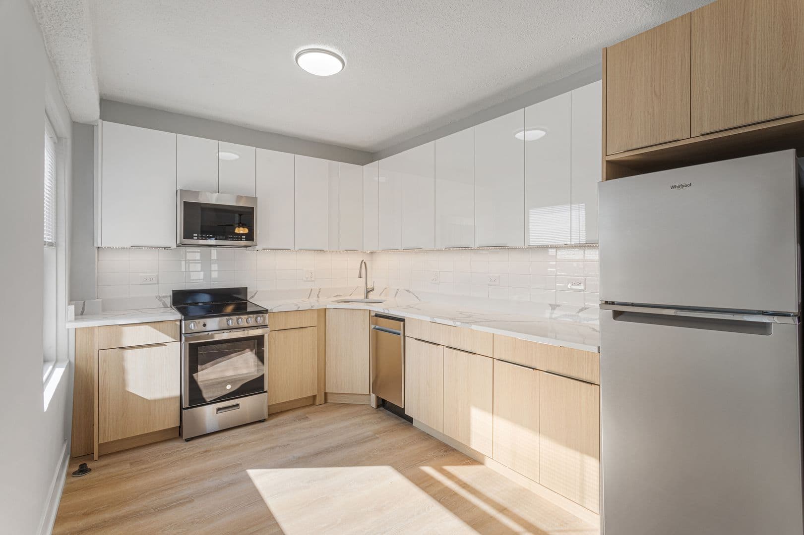Chicago Apartment: 6026 N Winthrop