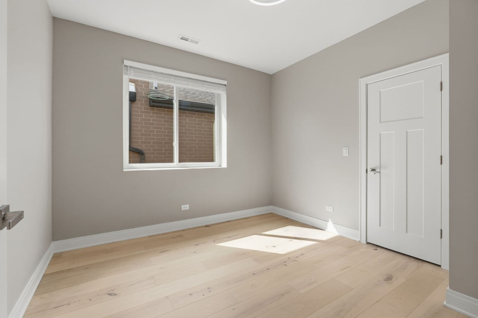 Chicago Apartment: 7428 N. Rogers Ave.