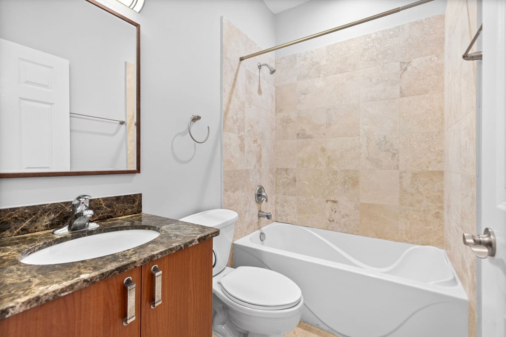 Chicago Apartment: 7526-7530 N Seeley Avenue