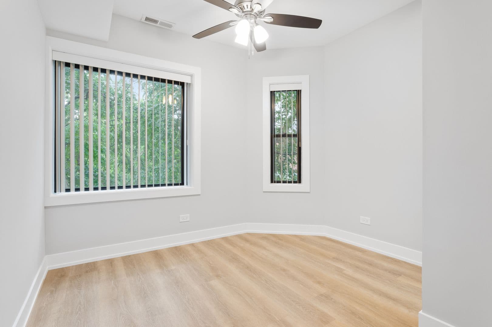 Chicago Apartment: 1548-1558.5 W Juneway