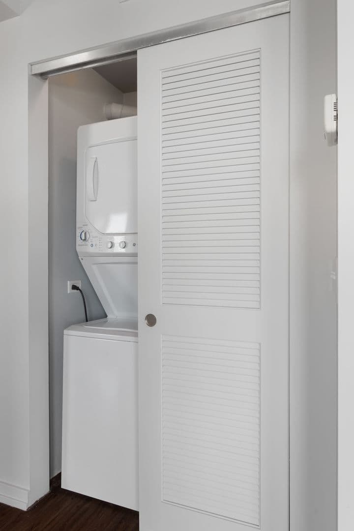 Chicago Apartment: 1325 W Wilson Avenue