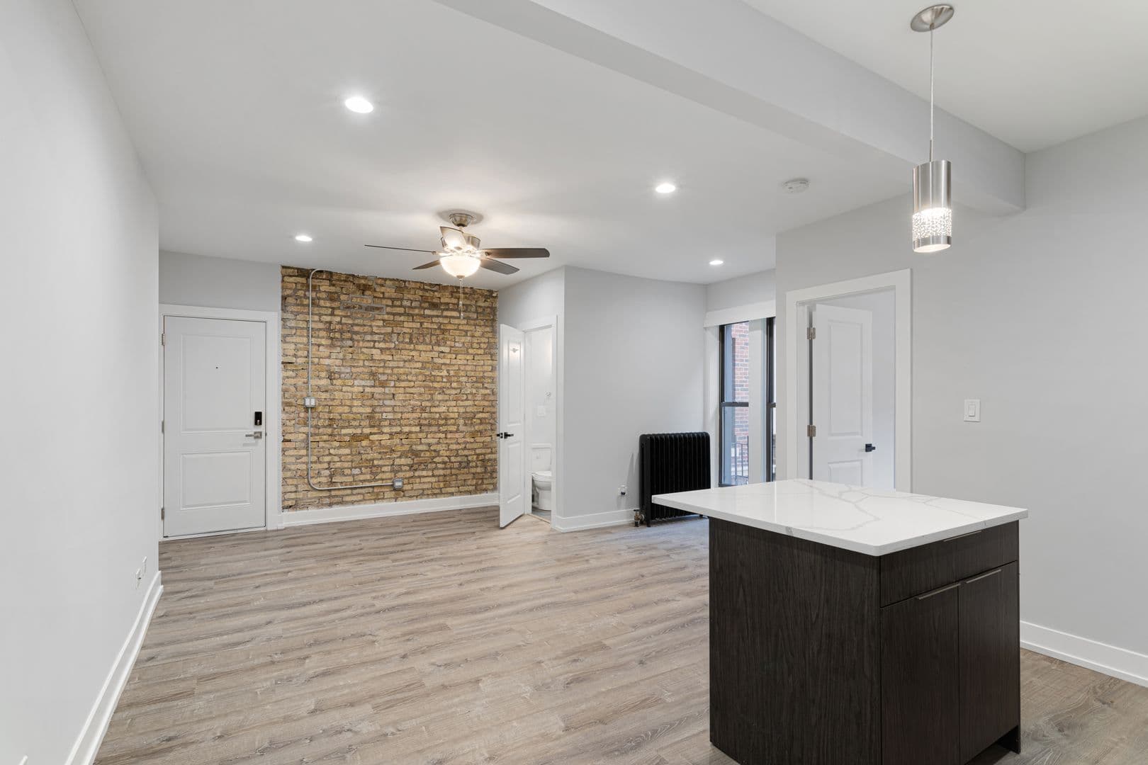 Chicago Apartment: 1649-1655 W. Jonquil