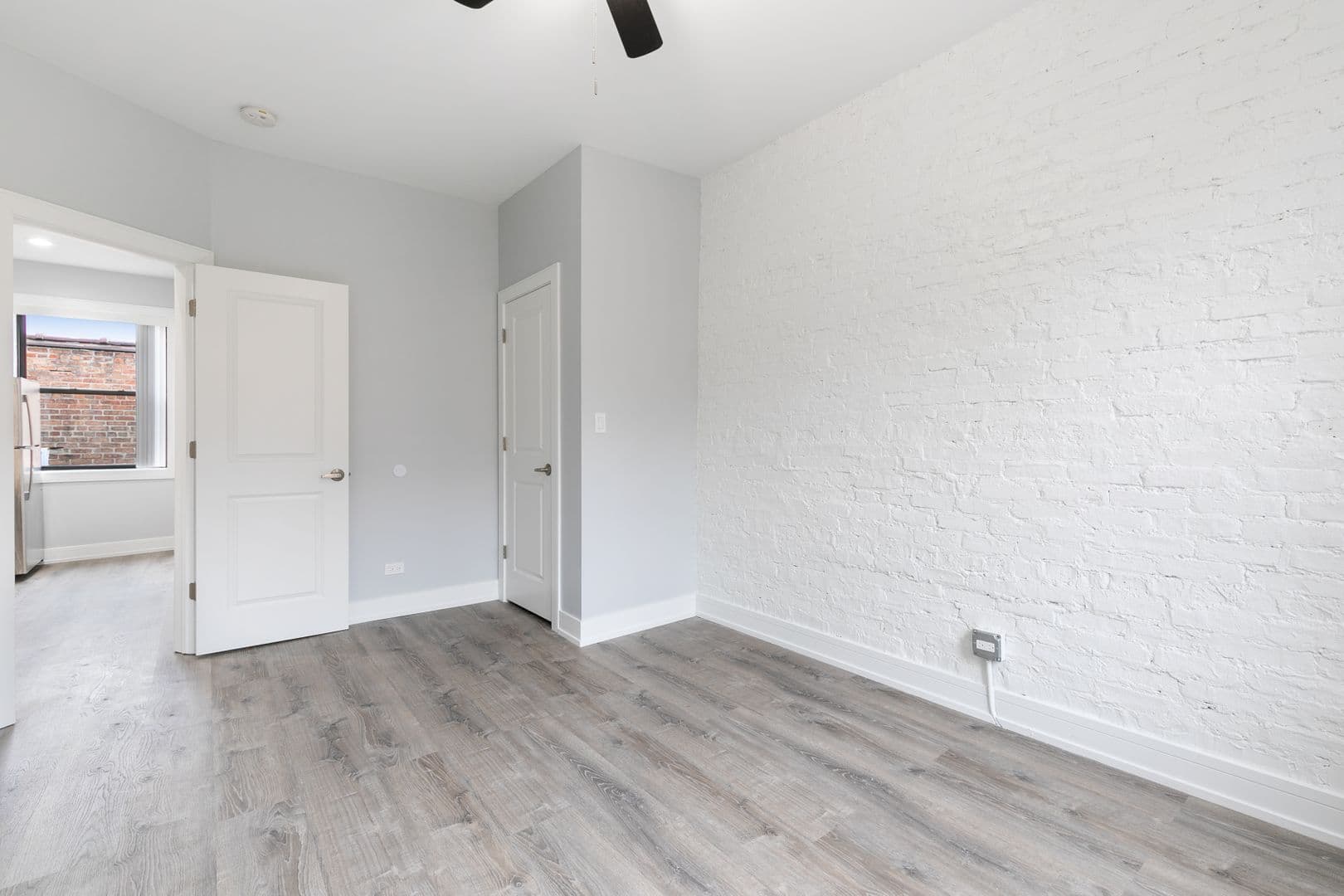Chicago Apartment: 7618 - 26 N.Eastlake Terrace
