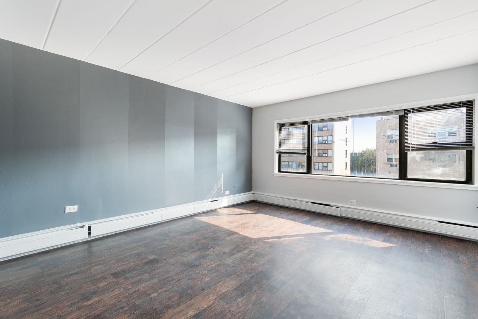 Chicago Apartment: 6007 N Kenmore
