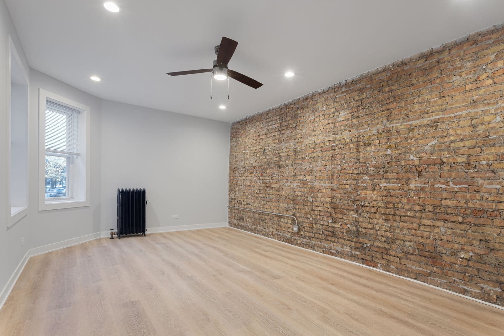 Chicago Apartment: 7381-89 N. Damen Ave
