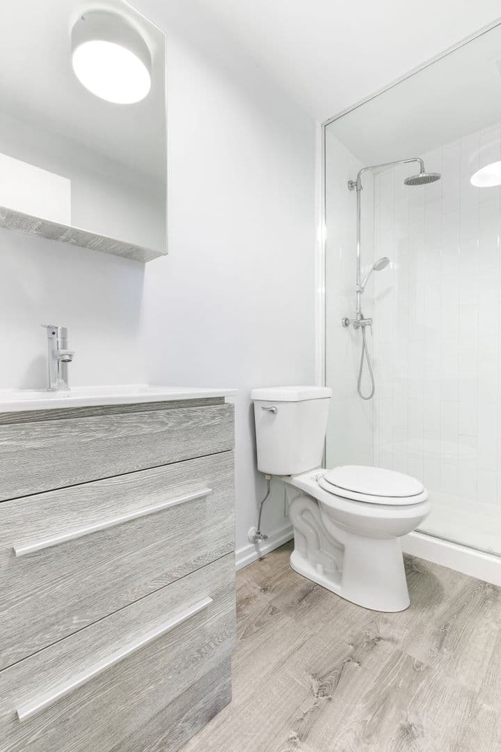 Chicago Apartment: 4875 N Magnolia Ave